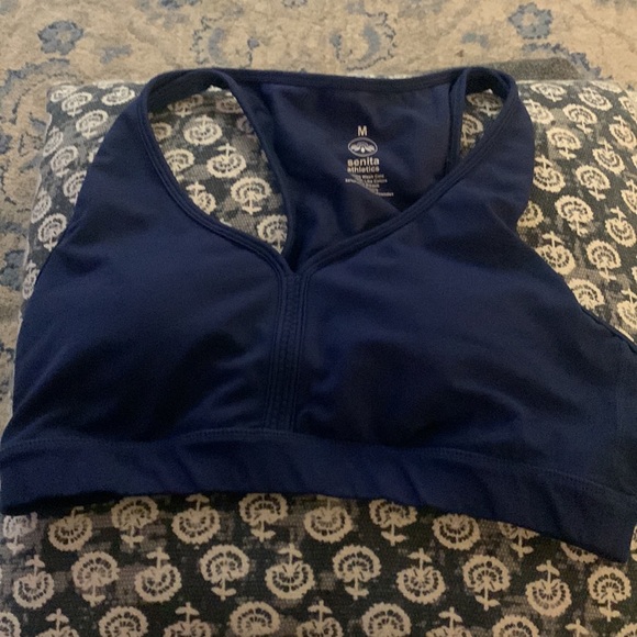 EUC. Senita Stow and Go sports bra Medium - Picture 5 of 11